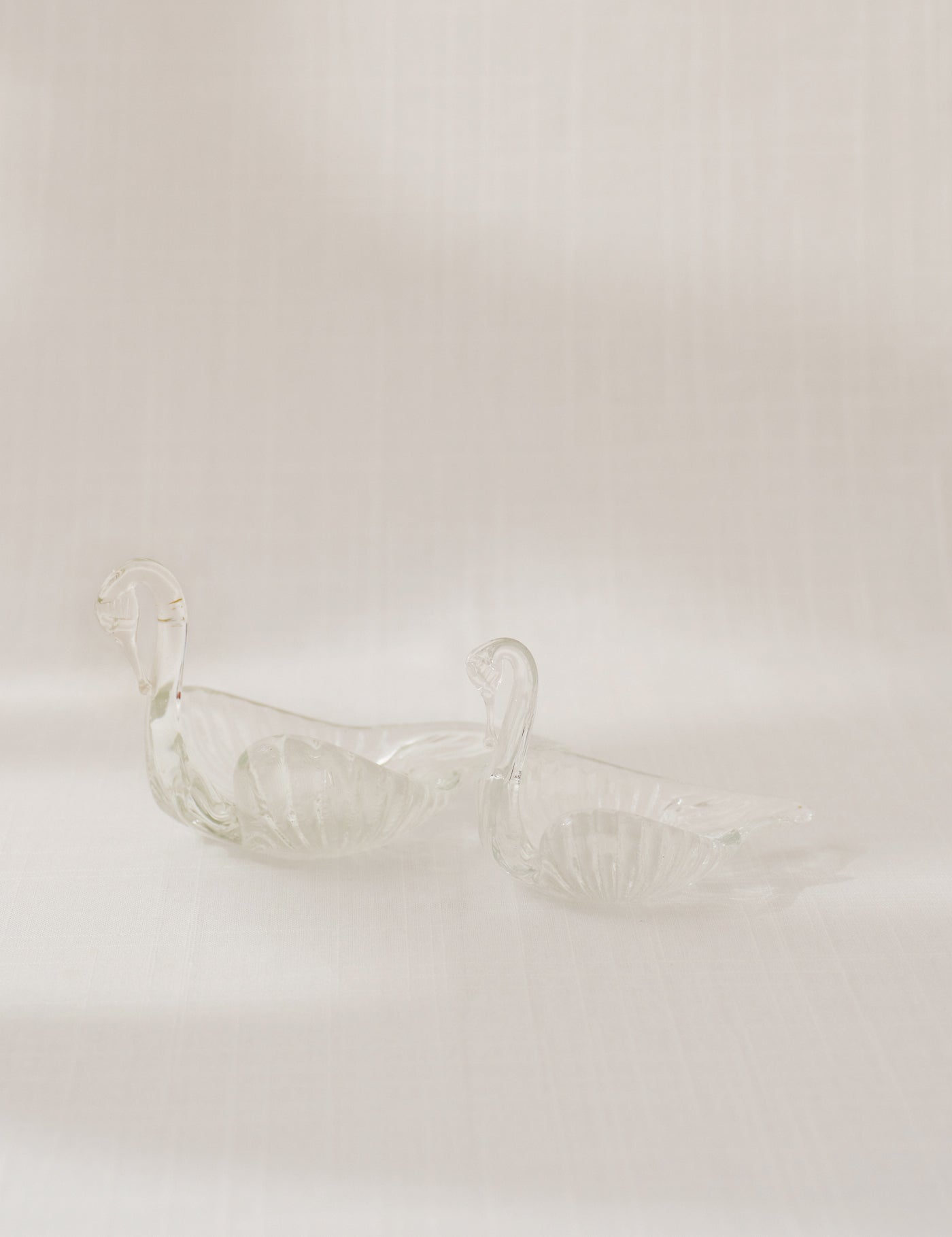 GLASS SWAN TRINKET DISH DUO