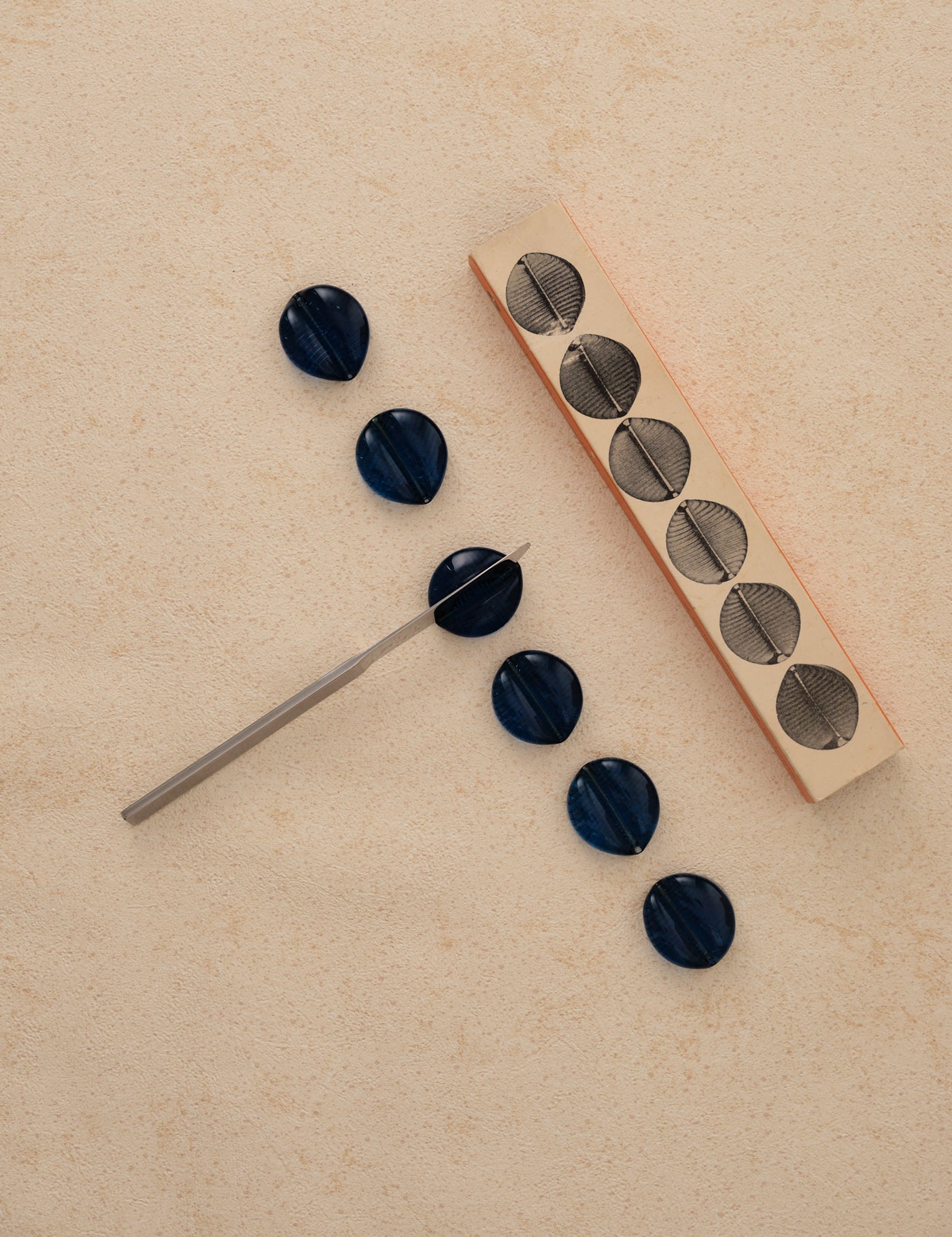 Pukeberg 1960s KNIFE REST / CARD HOLDER (BLUE)