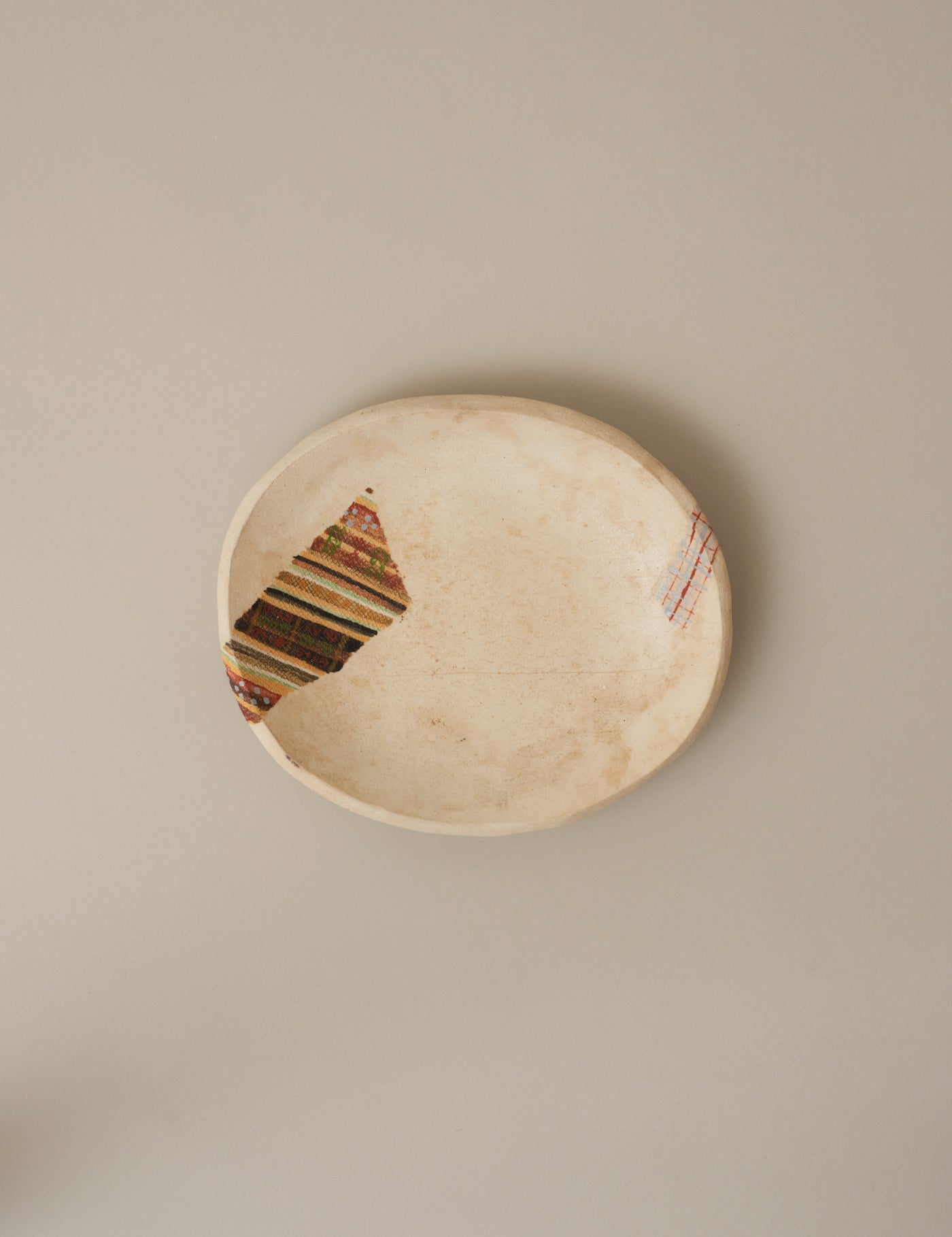 HANDCRAFTED CLOTH-PATTERN OVAL DISH