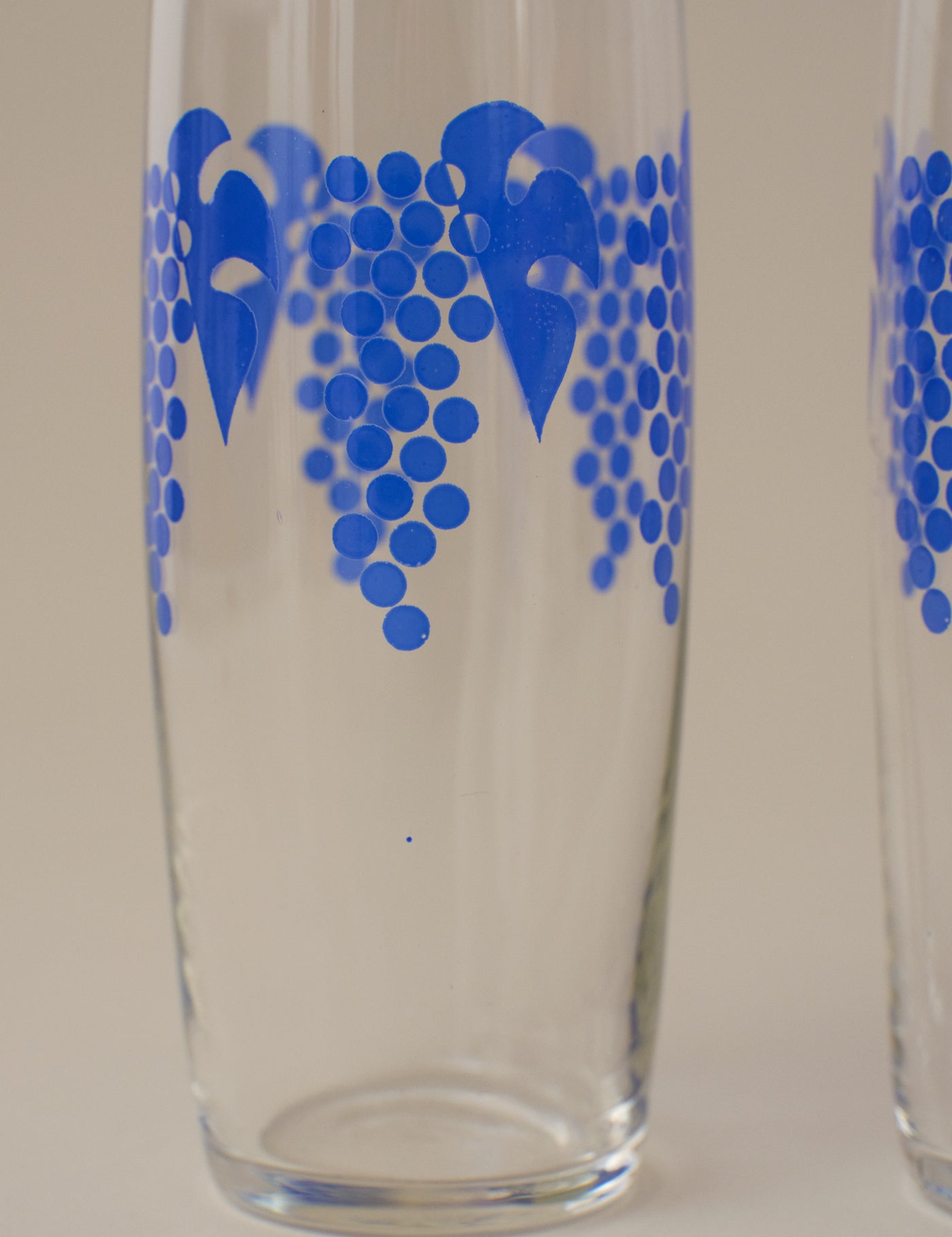 NOSTALGIC BLUE GRAPE DRINKING GLASS SET