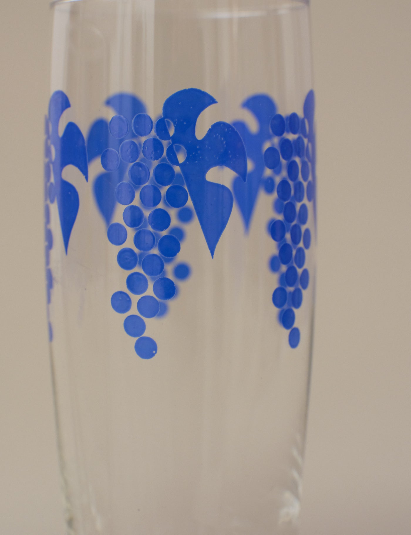 NOSTALGIC BLUE GRAPE DRINKING GLASS SET