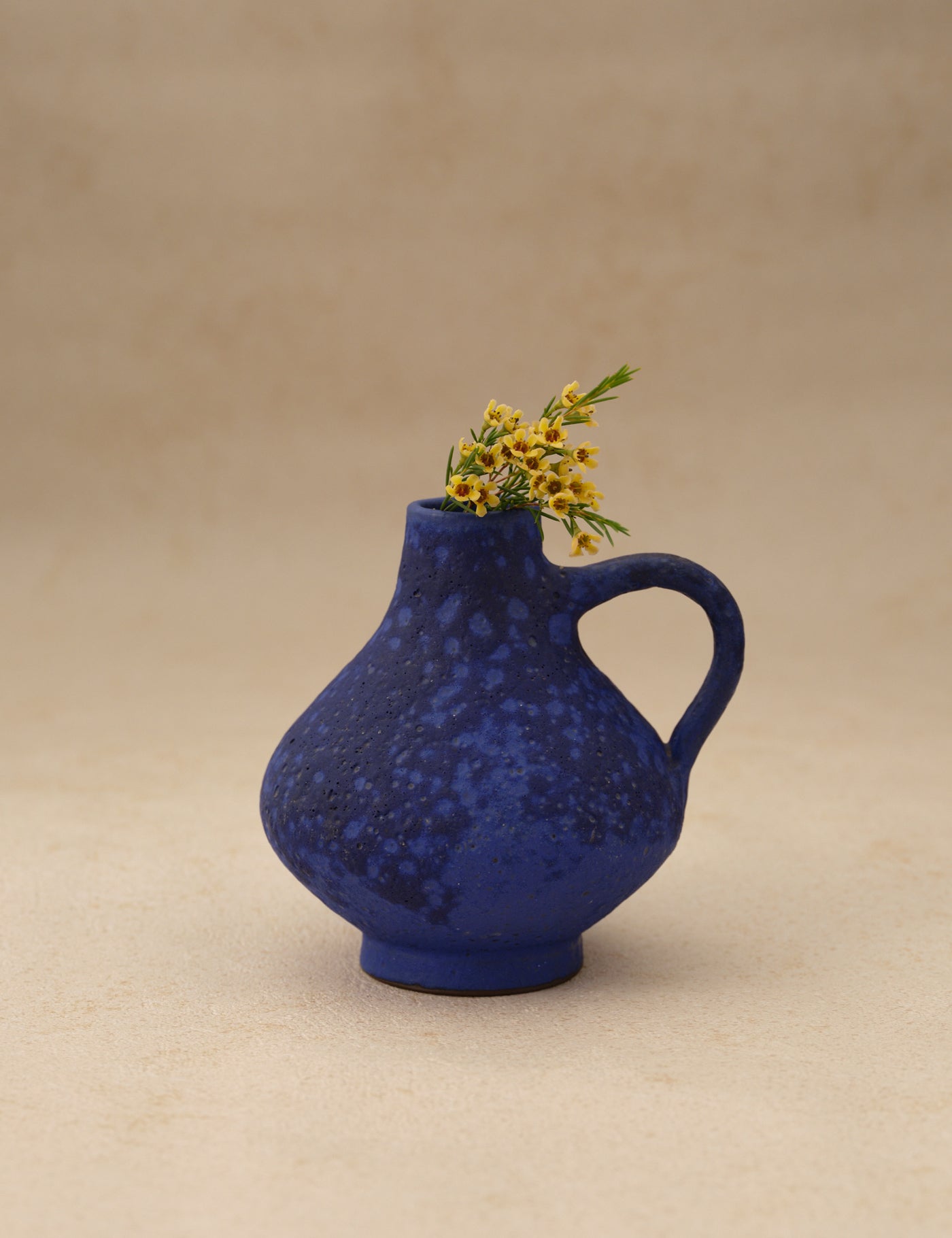 ドイツ　Fat Lava Heyne(ハイネ)の青いヴィンテージ花瓶 Hartwig Heyne MID-CENTURY GERMAN FAT LAVA BLUE VASE – TONOL